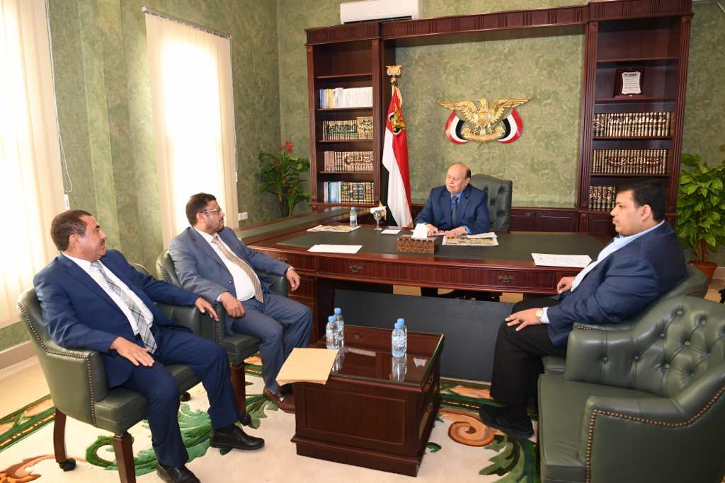 هادي يستقبل محافظي حجة وريمة