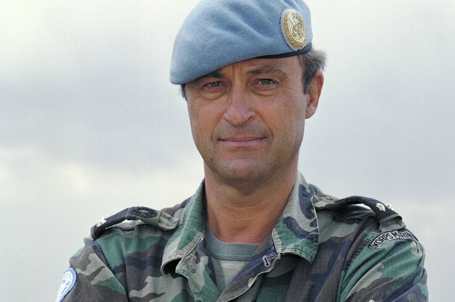 الجنرال الهولندي باتريك كاميرون